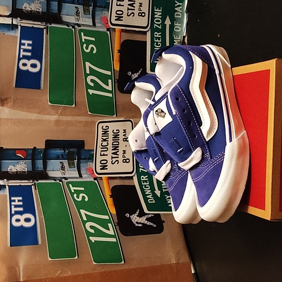 Vans - Picture 4 of 5